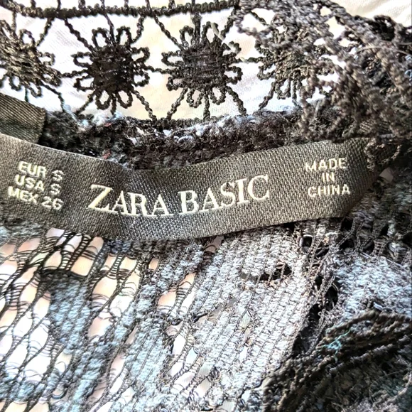 EUC...Beautiful Zara Guipure Lace Dress (with whimsy/goth vibes)  Size Small - Picture 3 of 13